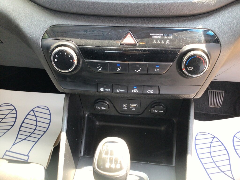 Hyundai Tucson Black #15