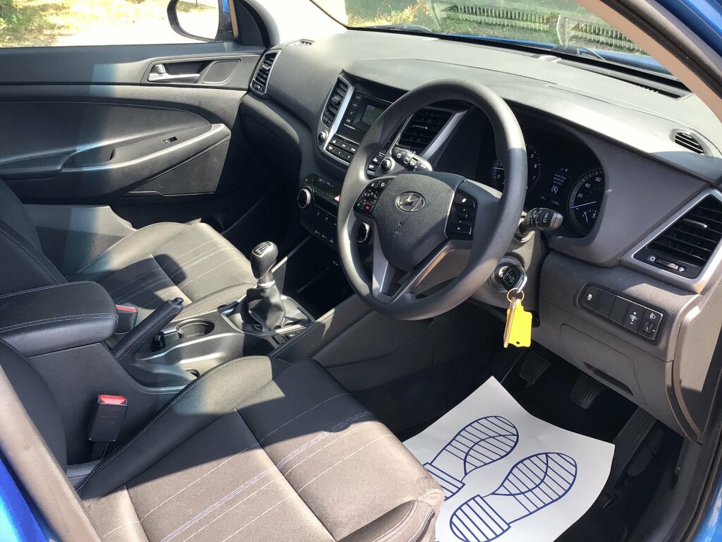 Hyundai Tucson Black #13