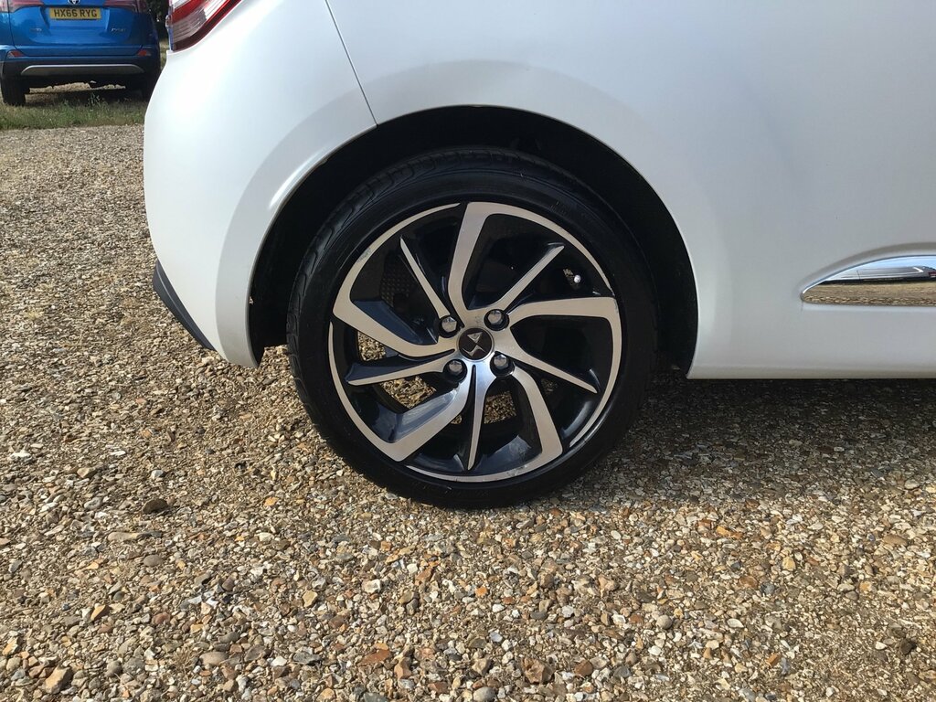 DS DS 3 1.6 Bluehdi Dstyle Hatchback Eur White #21