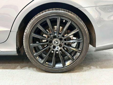 Mercedes-Benz CLS Saloon White #30