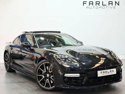 Porsche Panamera 4.0T V8 Gts Black