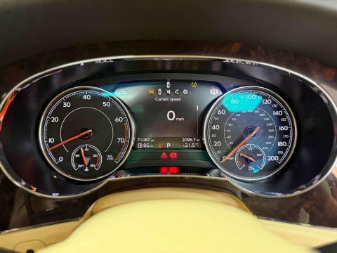Bentley Bentayga Azure 3.0 V6 Hybrid Azure  #32