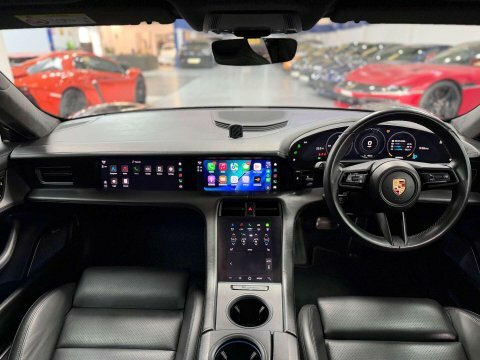 Porsche Taycan Performance Plus 93.4Kwh Black