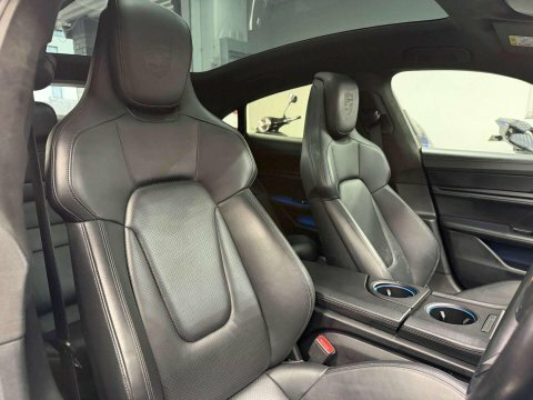 Porsche Taycan Performance Plus 93.4Kwh Black #4