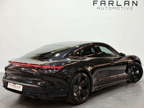 Porsche Taycan Performance Plus 93.4Kwh Black #2