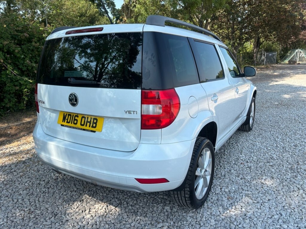 Skoda Yeti 1.2L Se White #4