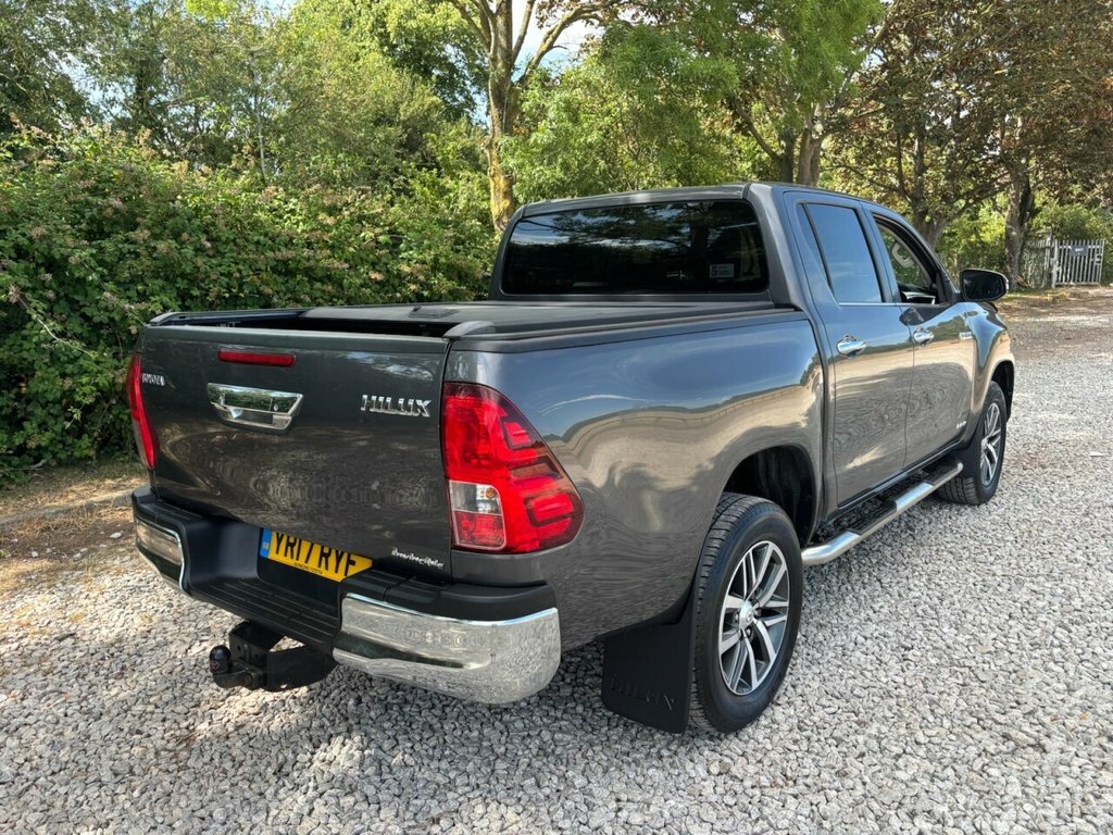 Toyota HILUX 2.4L Invincible Grey #6