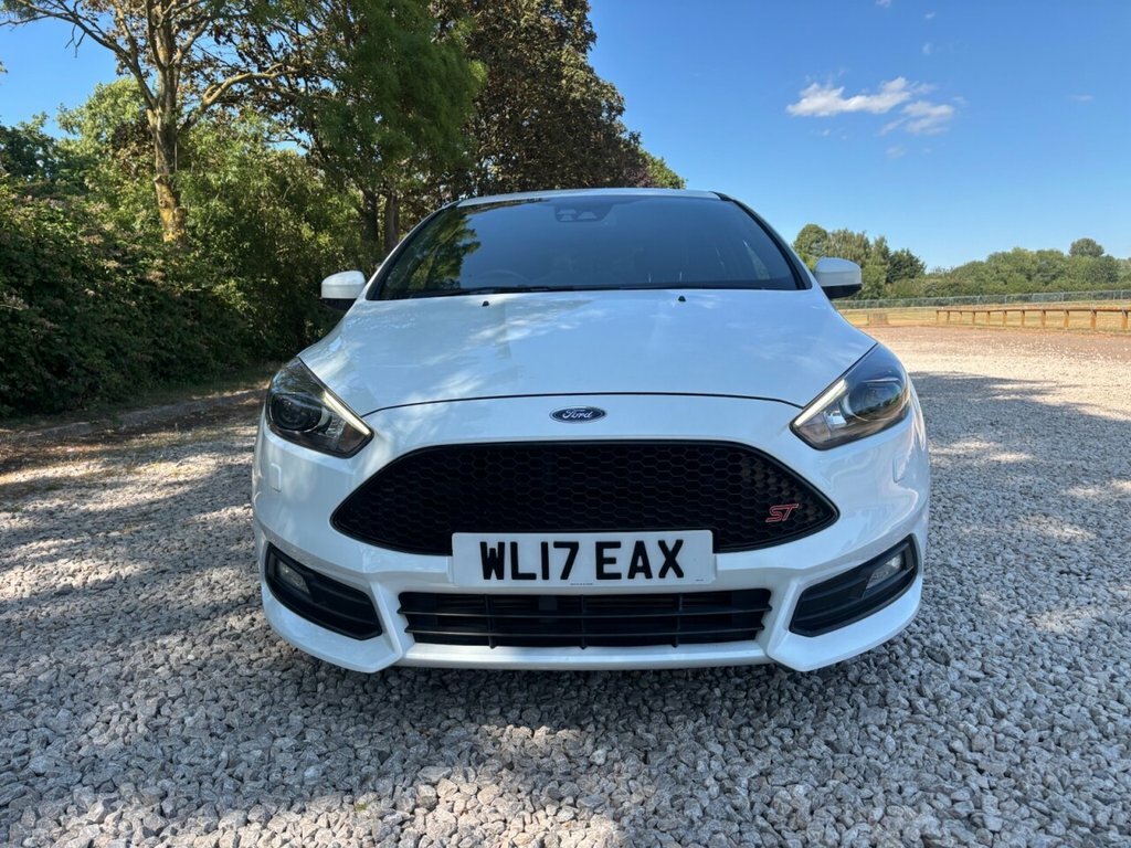 Ford Focus 2L St-3 White #6