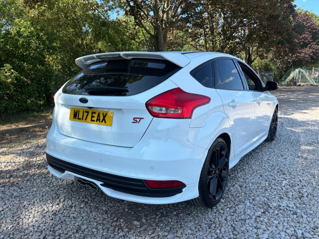 Ford Focus 2L St-3 White #4