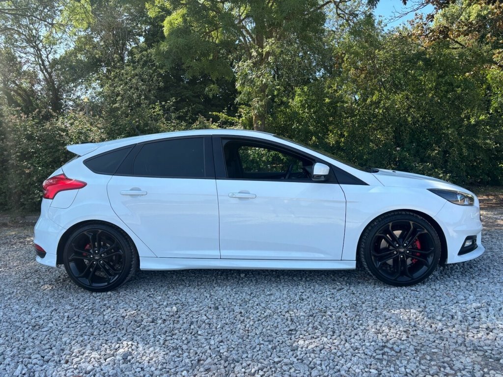 Ford Focus 2L St-3 White #2