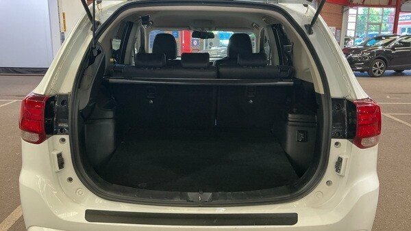 Mitsubishi Outlander 2.4L 2.4H Twinmotor 13.8Kwh Juro Cvt 4Wd Euro 6 S Black #9