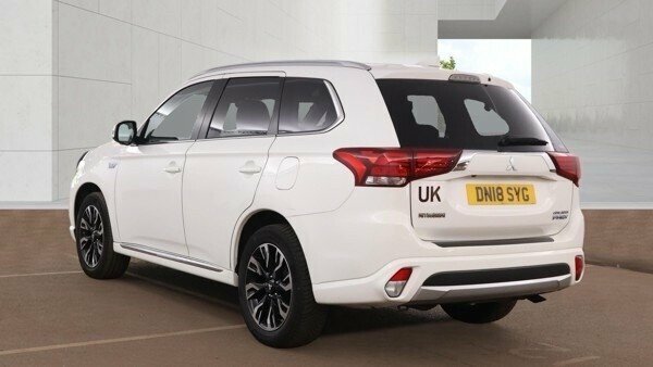 Mitsubishi Outlander 2.4L 2.4H Twinmotor 13.8Kwh Juro Cvt 4Wd Euro 6 S Black #3