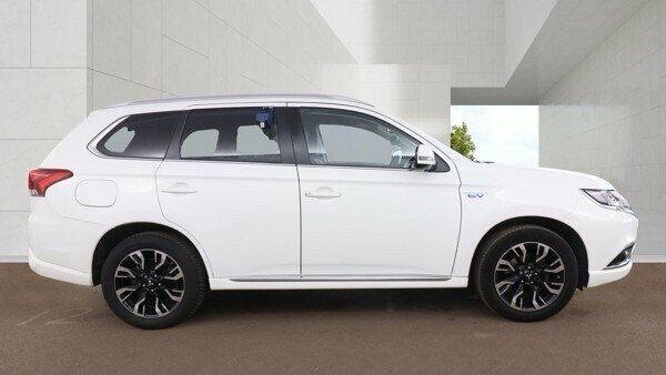 Mitsubishi Outlander 2.4L 2.4H Twinmotor 13.8Kwh Juro Cvt 4Wd Euro 6 S Black #2