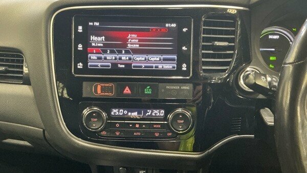 Mitsubishi Outlander 2.4L 2.4H Twinmotor 13.8Kwh Juro Cvt 4Wd Euro 6 S Black #12