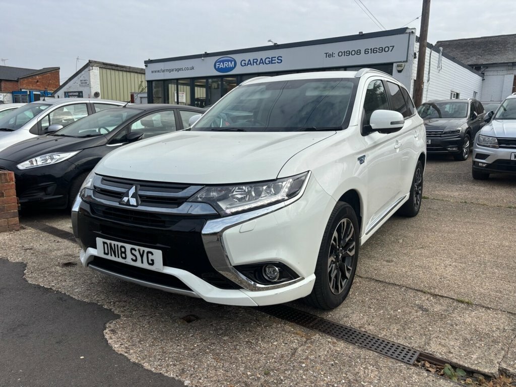 Mitsubishi Outlander 2L 4H White #3