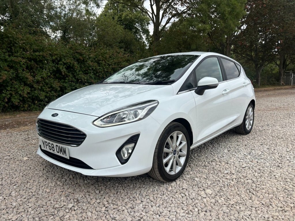 Ford Fiesta Hatchback YP68OMM White #5