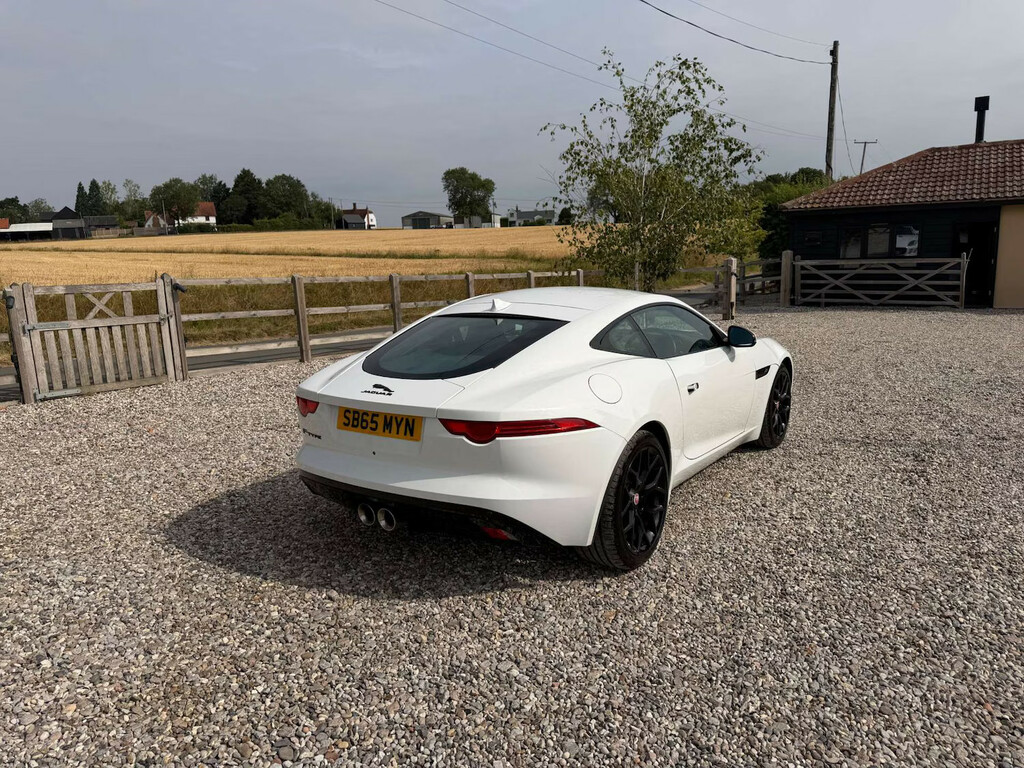 Jaguar F-Type 3.0 F-type V6 Coupe White #2
