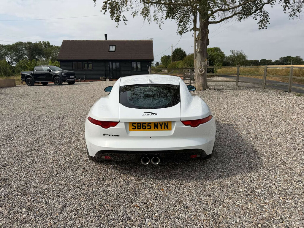Jaguar F-Type 3.0 F-type V6 Coupe White #4