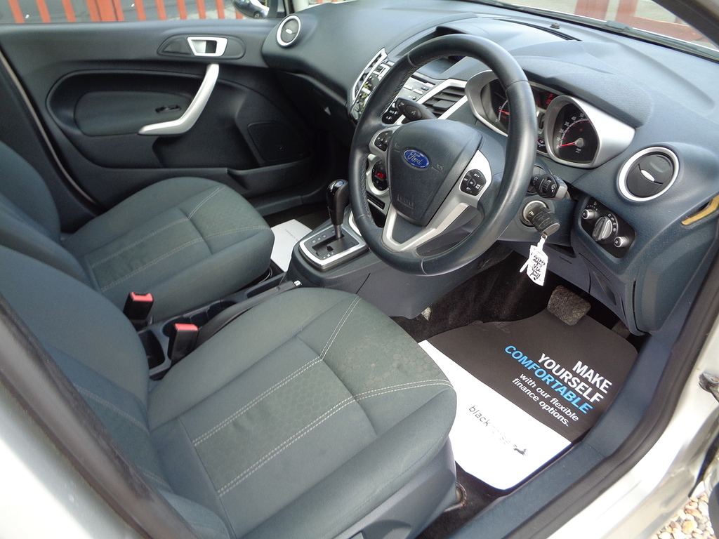 Ford Fiesta Titanium Silver #3