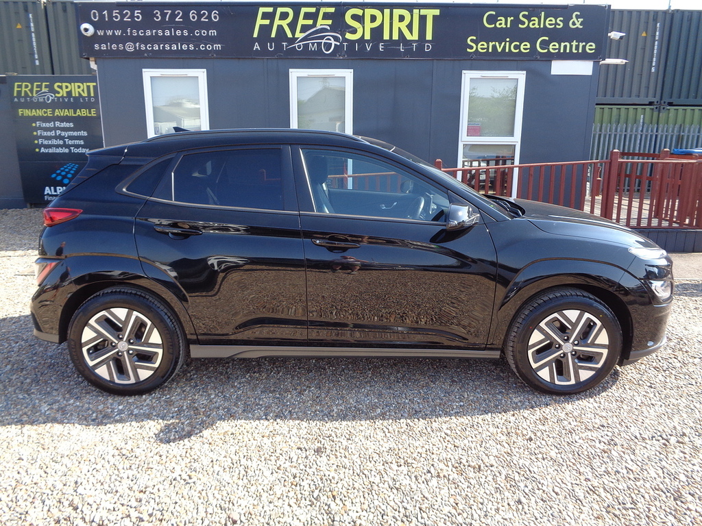 Hyundai Kona Ultimate Black #5
