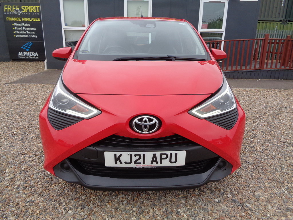 Toyota Aygo Vvt-i X-play Red #3