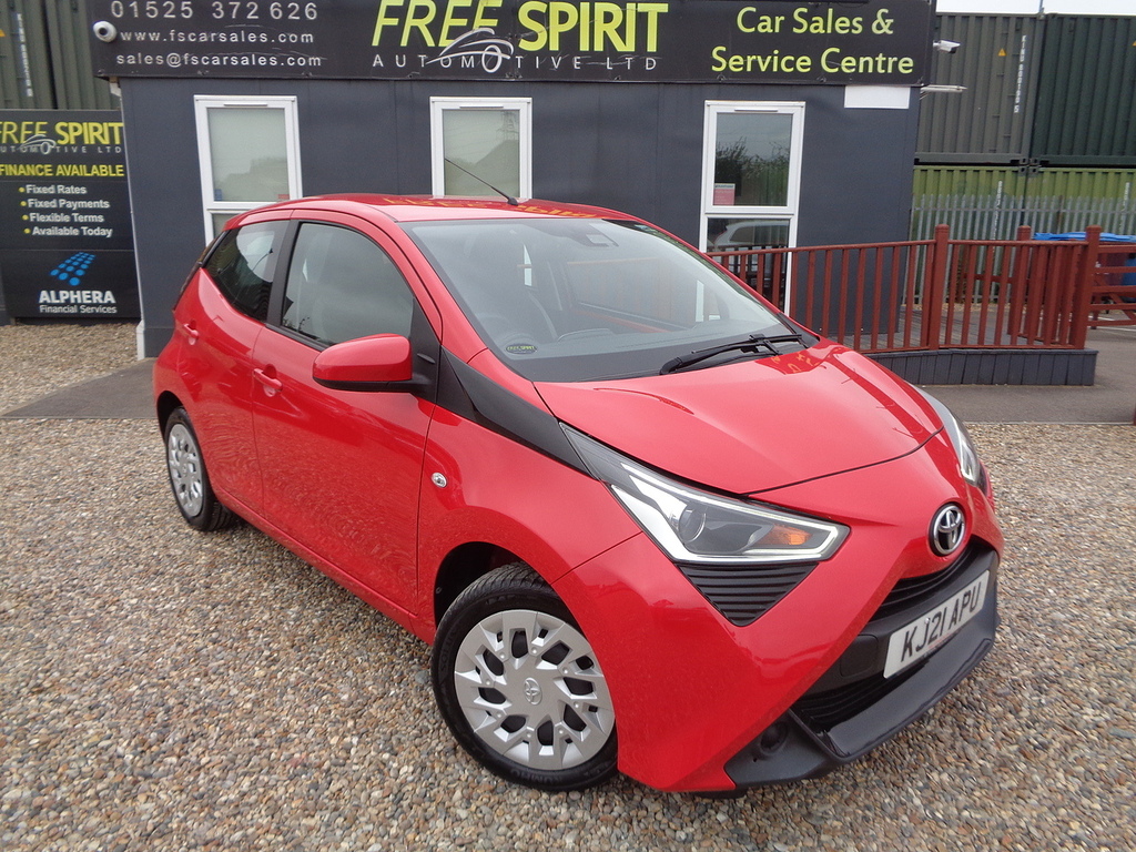 Toyota Aygo Vvt-i X-play Red