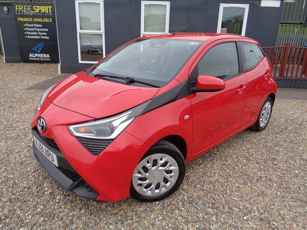 Toyota Aygo Vvt-i X-play Red #4