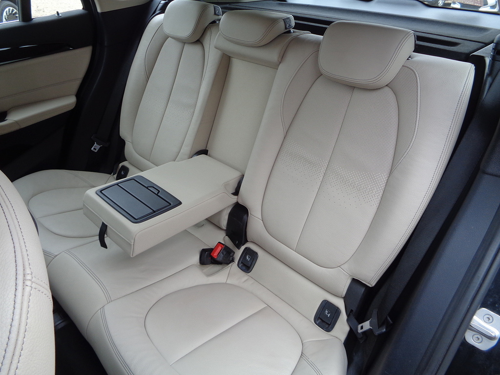 BMW X1 2L Xline Silver #23