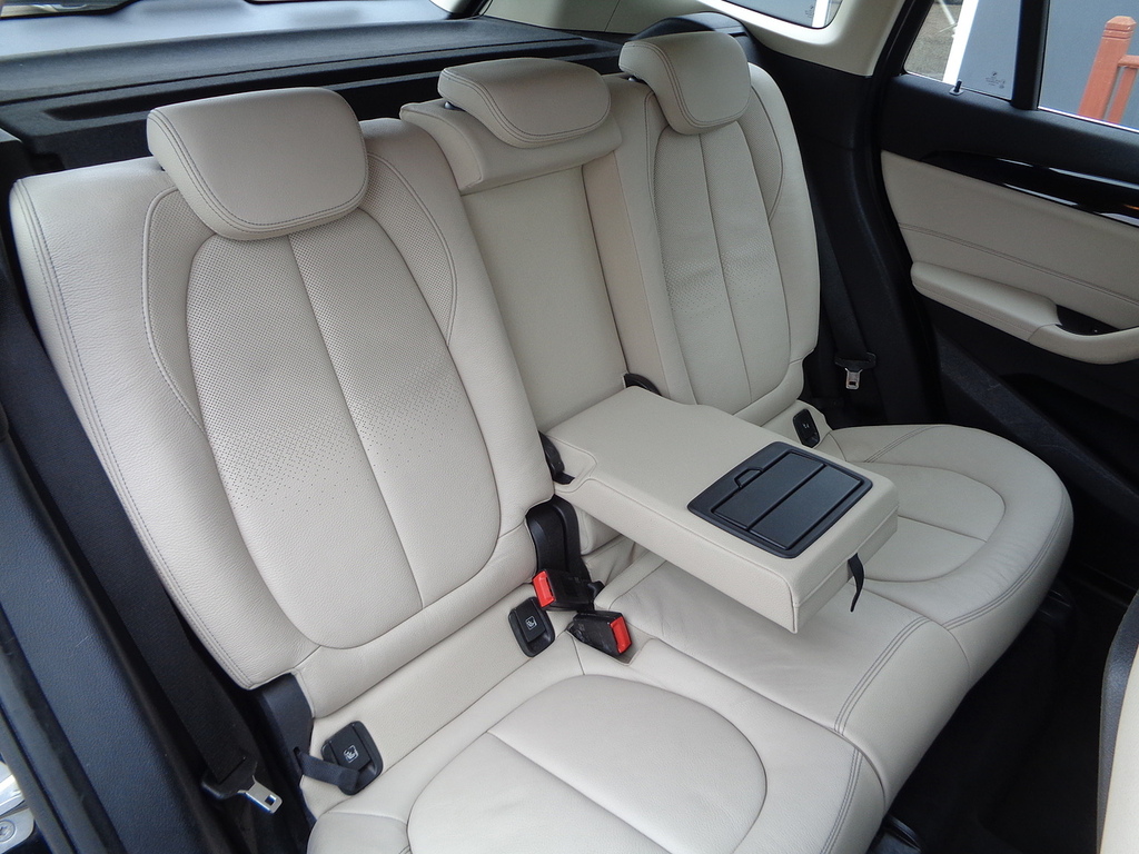 BMW X1 2L Xline Silver #22