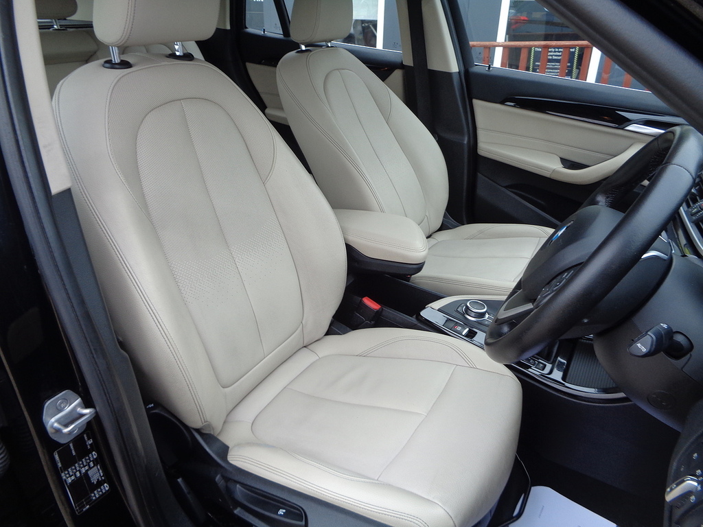 BMW X1 2L Xline Silver #19
