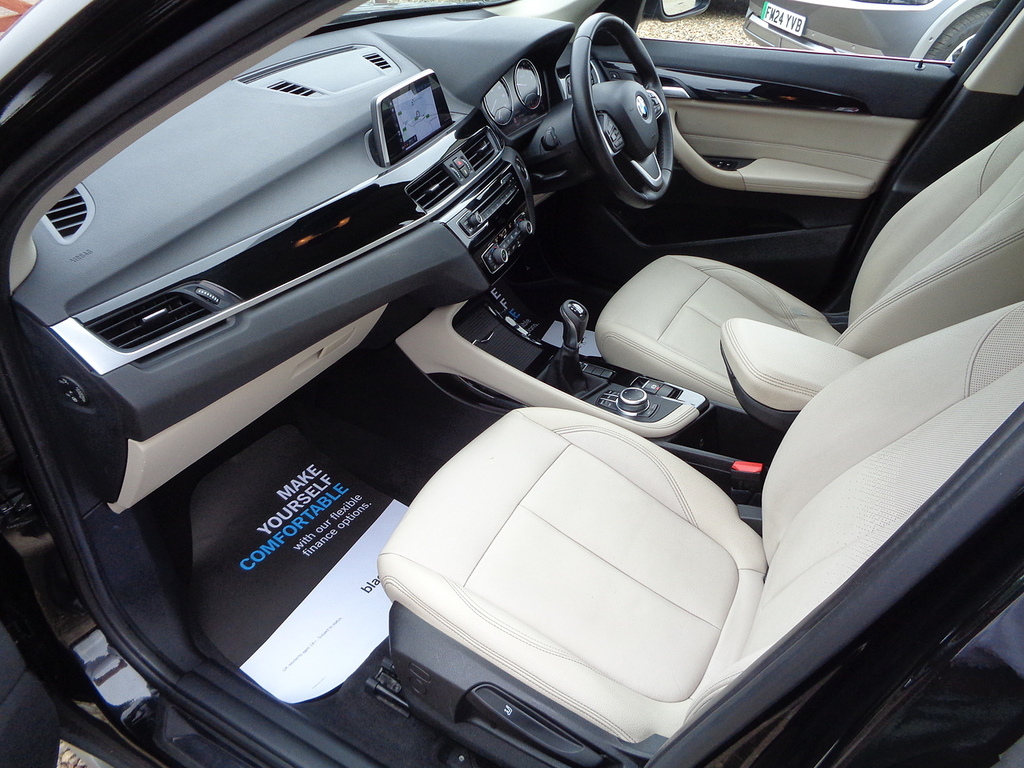 BMW X1 2L Xline Silver #20