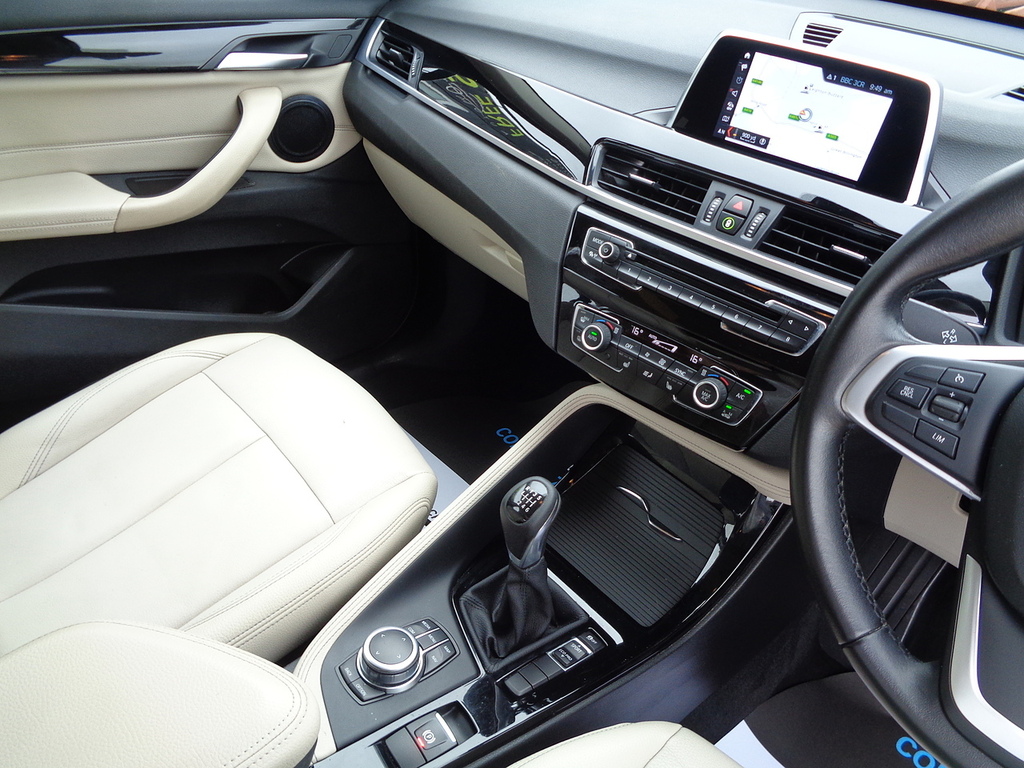 BMW X1 2L Xline Silver #16
