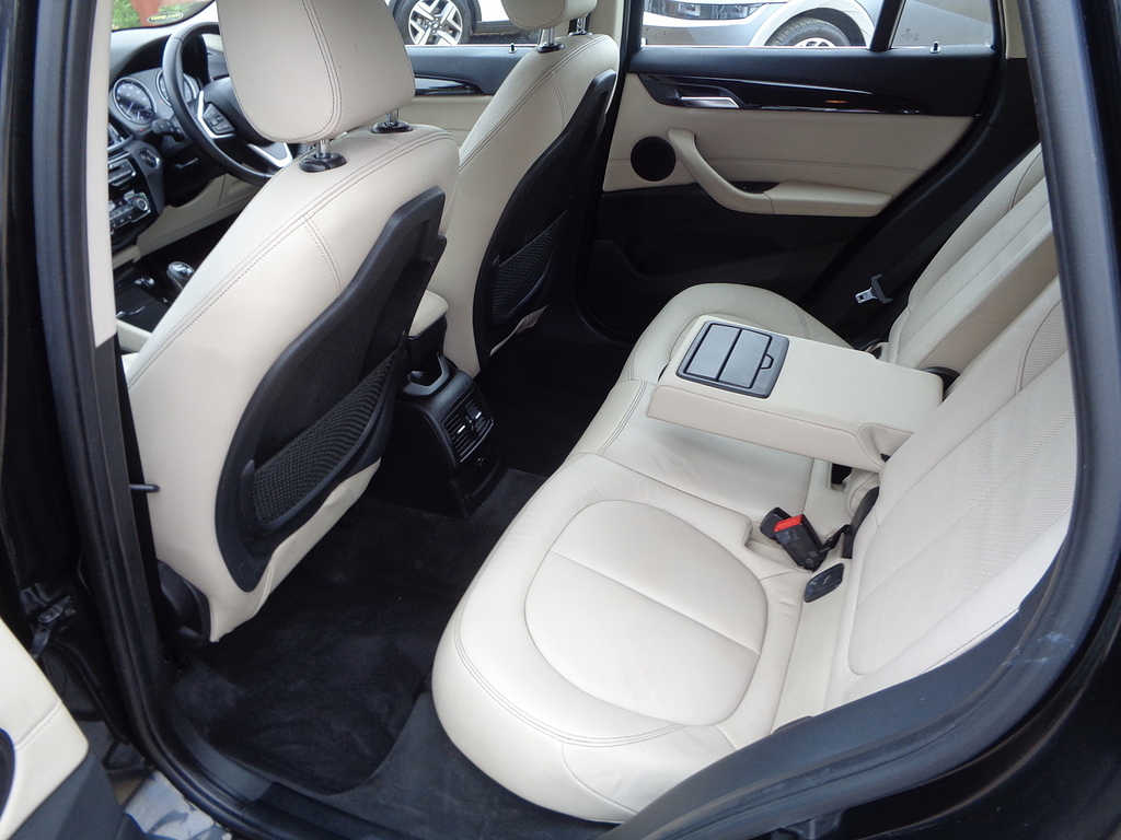 BMW X1 2L Xline Silver #25