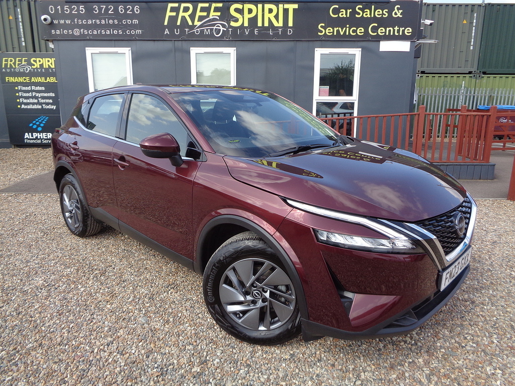 Nissan Qashqai Dig-t Mhev Acenta Premium Red