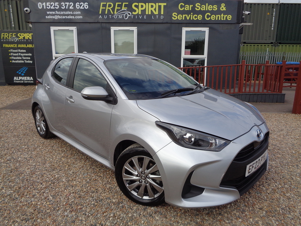 Toyota Yaris Vvt-h Icon Silver