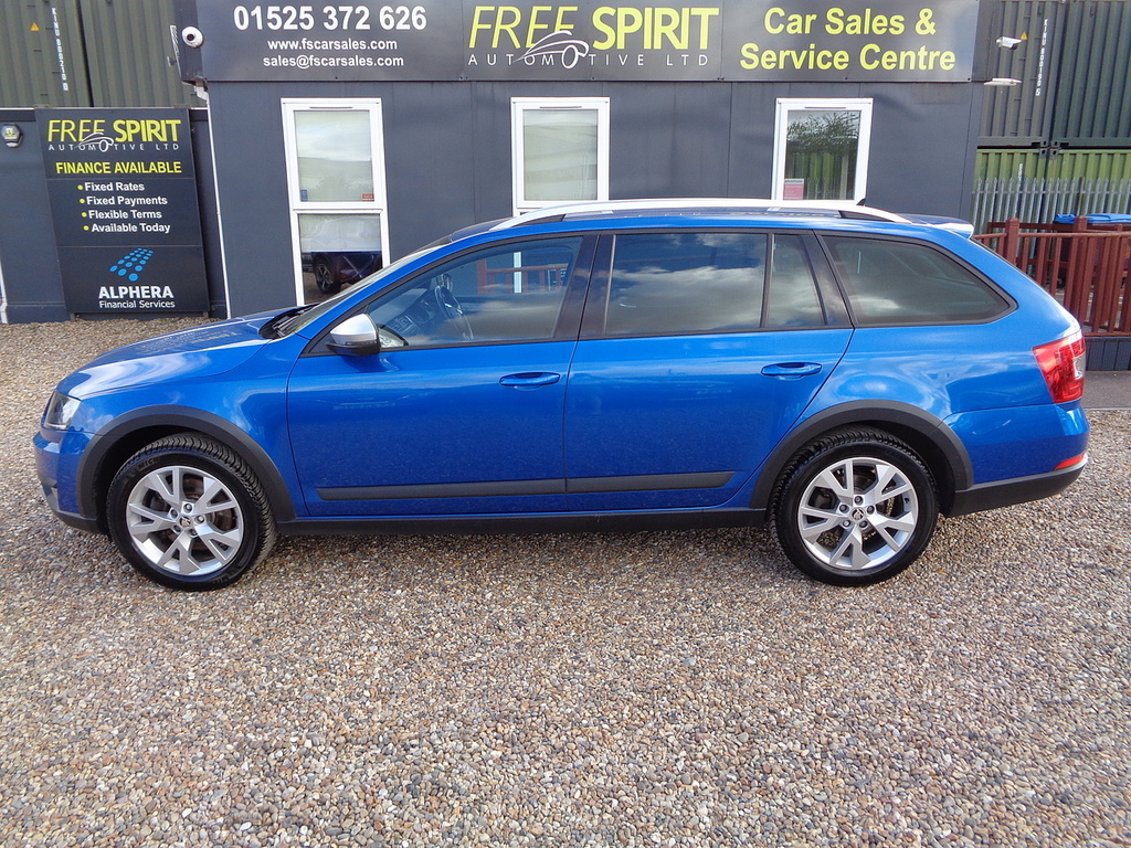 Skoda Octavia Tdi Scout Blue #5