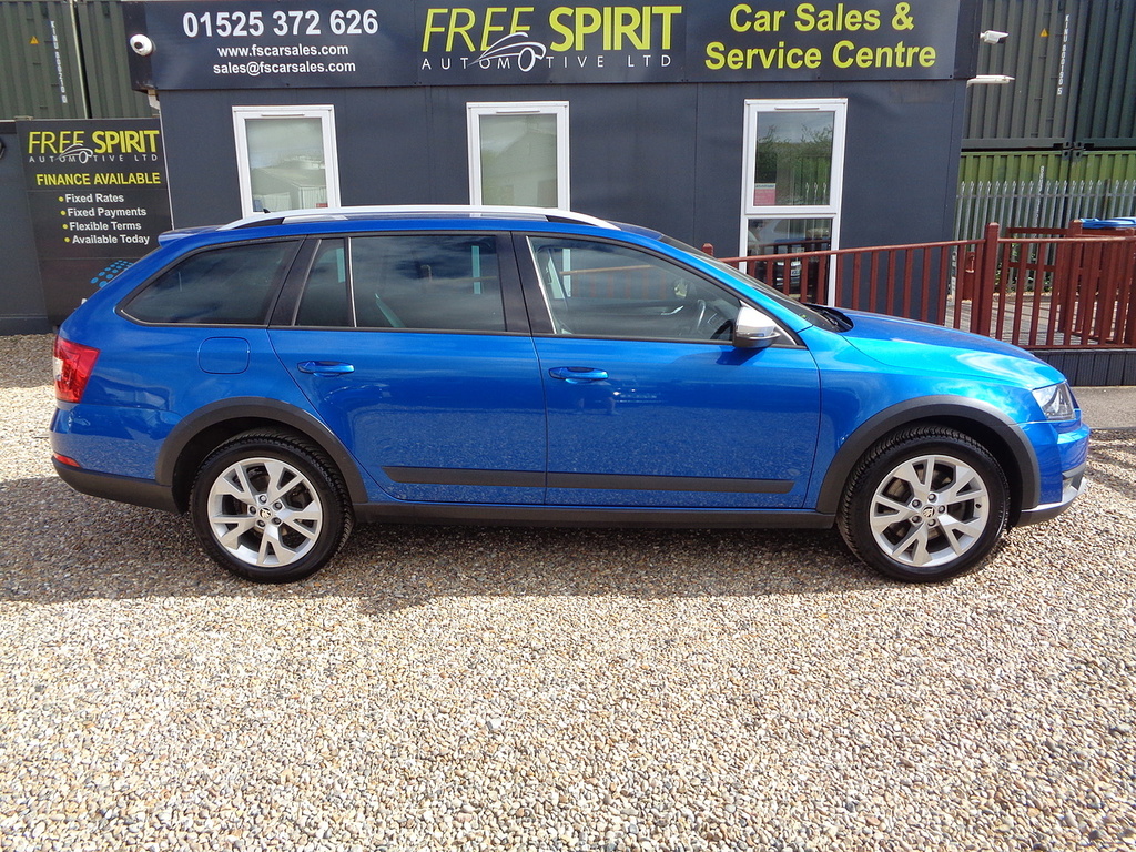 Skoda Octavia Tdi Scout Blue #4