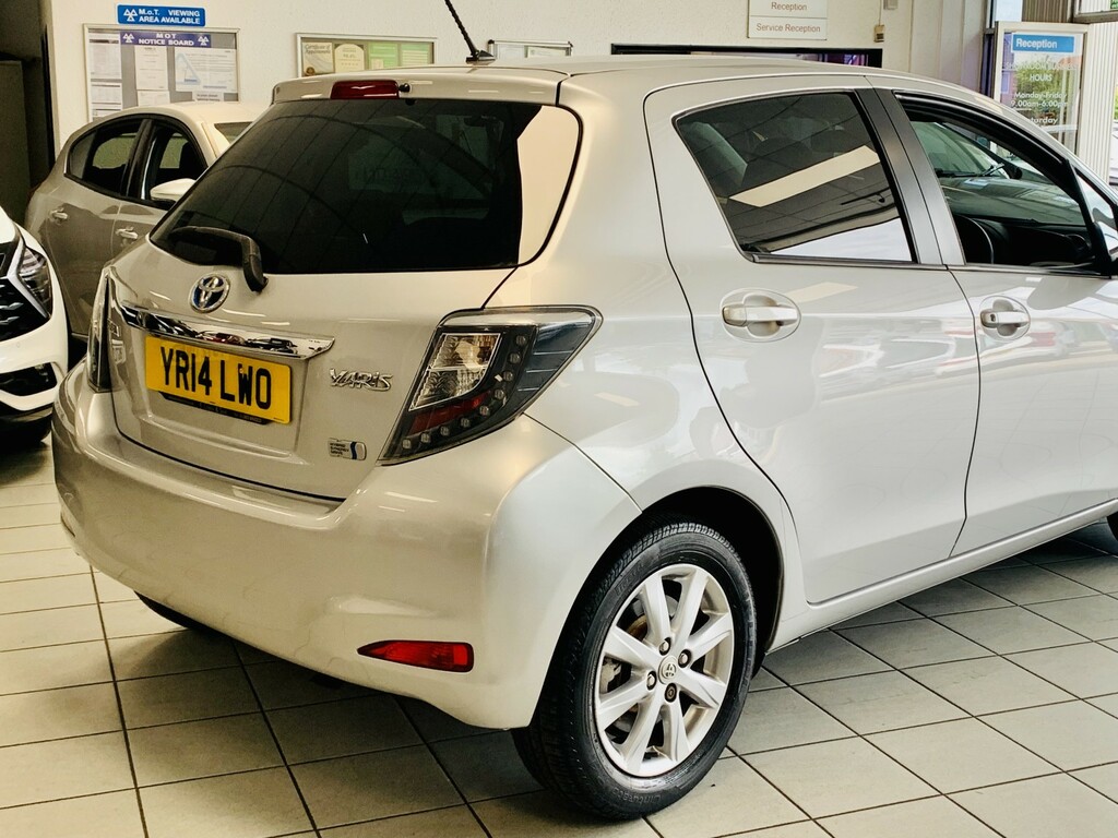 Toyota Yaris Hatchback 1.5 Vvt-h Icon Plus 201414 YR14LWO Silver #6