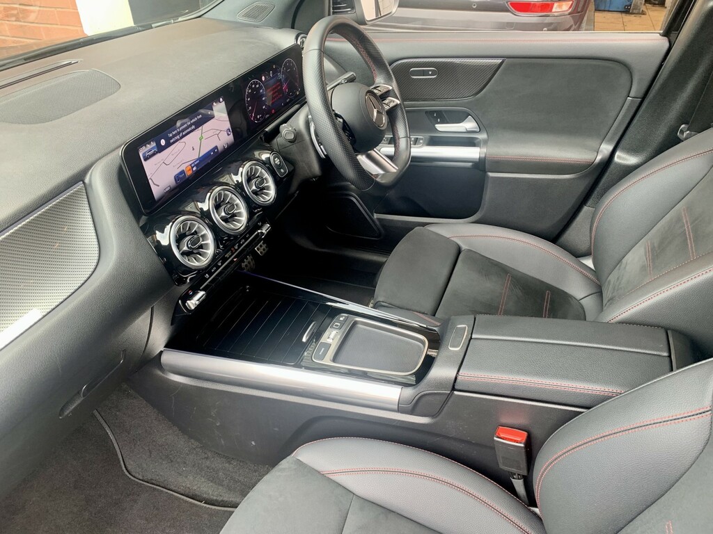 Mercedes-Benz GLA Class 1.3 Gla200h Mhev Amg Line Black #2