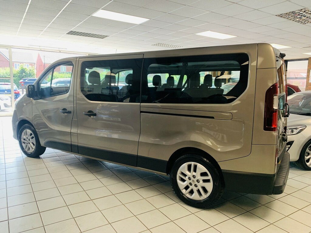 Renault Trafic Lwb Twin Wheelchair Capacity 5 Seat Wheelchair Acc Silver #11