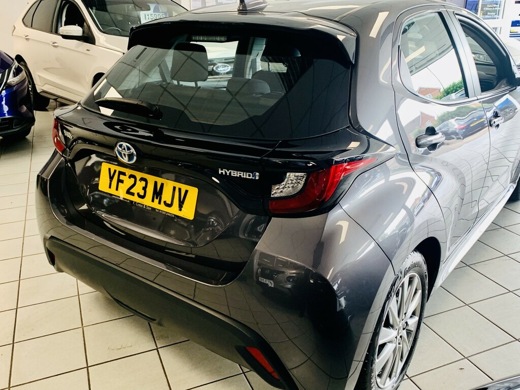 Toyota Yaris Hatchback 1.5 Vvt-h Icon 202323 YF23MJV Grey #6