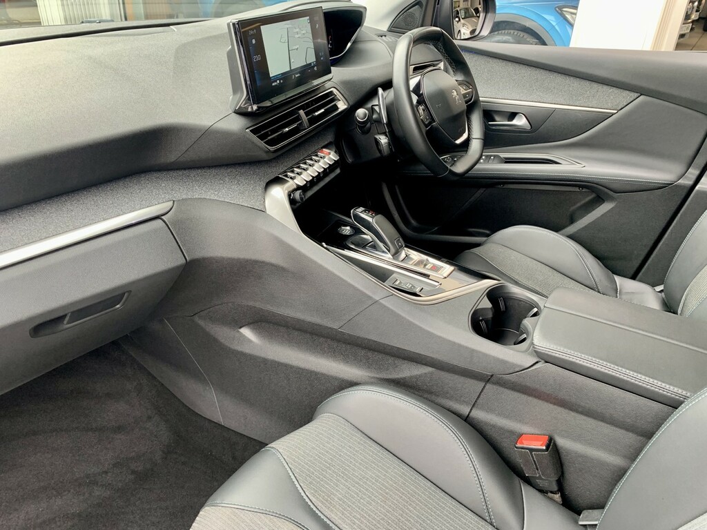 Peugeot 3008 1.5 Bluehdi Allure Premium Grey #2