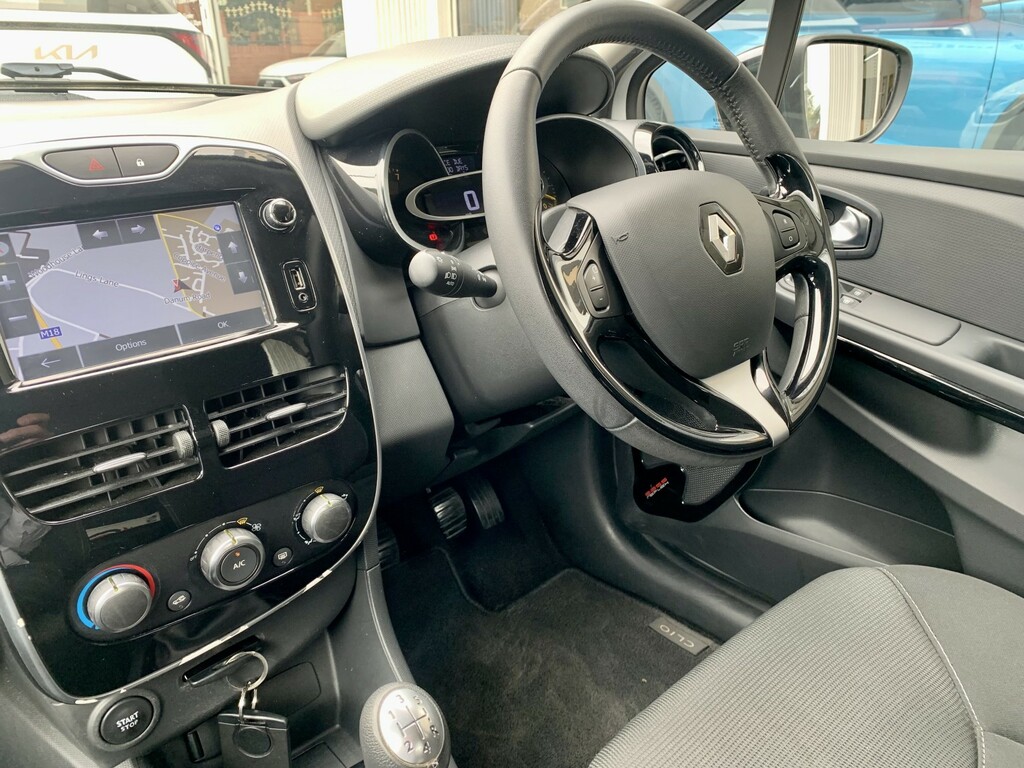 Renault Clio 1.2 Dynamique Nav 1.2 16V 75 White #2