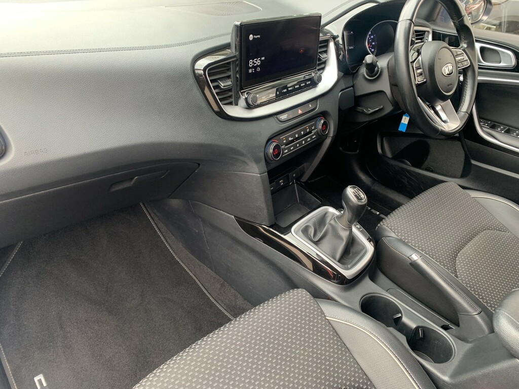 Kia Ceed 1.6 Crdi Mhev 3 White