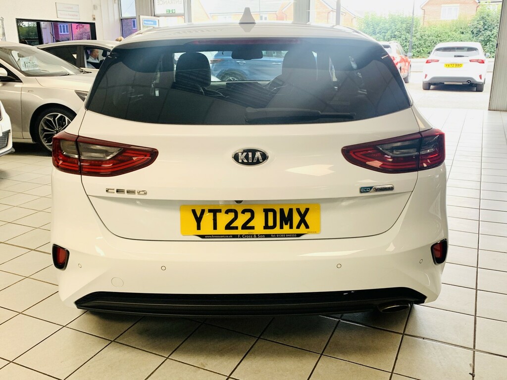 Kia Ceed 1.6 Crdi Mhev 3 White #6