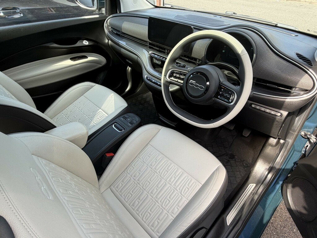 Fiat 500E Hatchback 42Kw 118Hp La Prima 202222 Green #2
