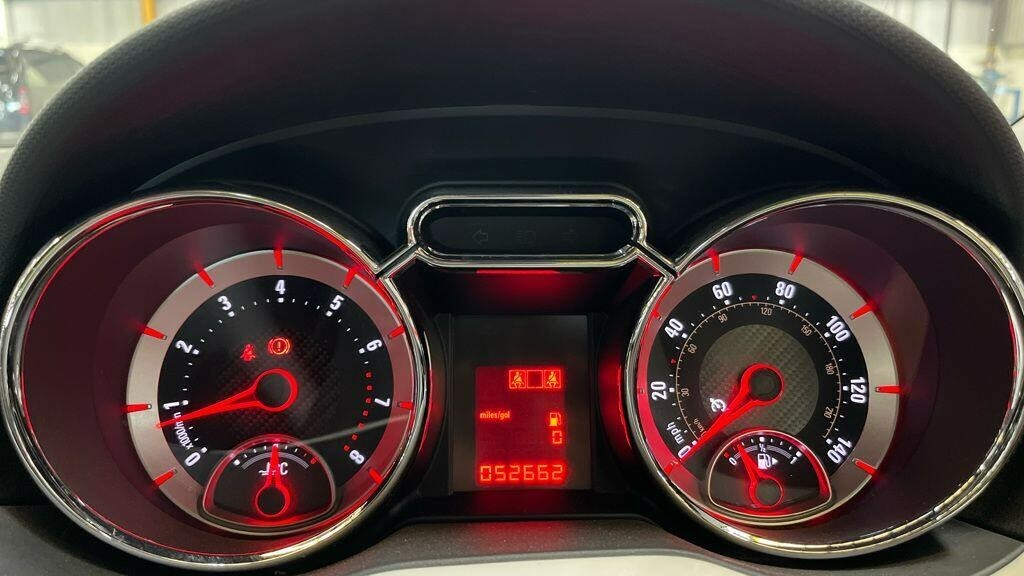 Vauxhall Adam 1.4 16V Rocks Air Euro 5 #3