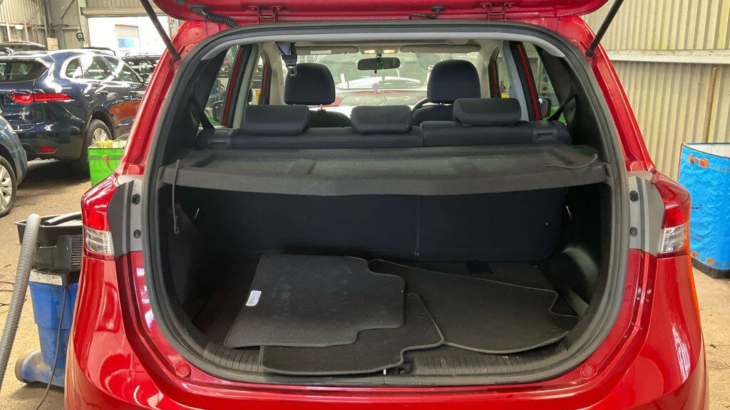 Hyundai Ix20 Premium Silver #7