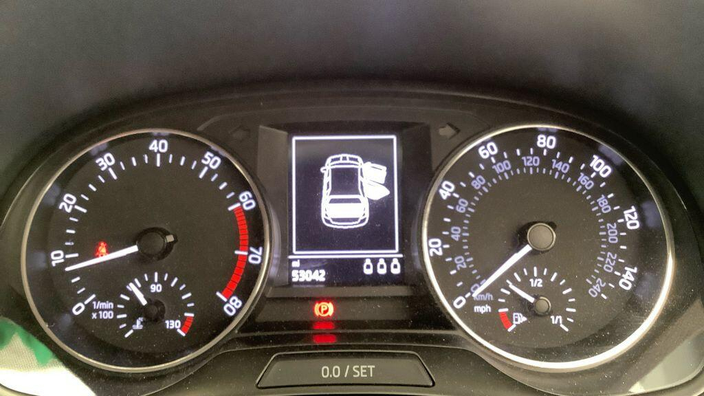 Skoda Fabia 1.2 Tsi Colour Edition Euro 6 Ss WR66UYL #3