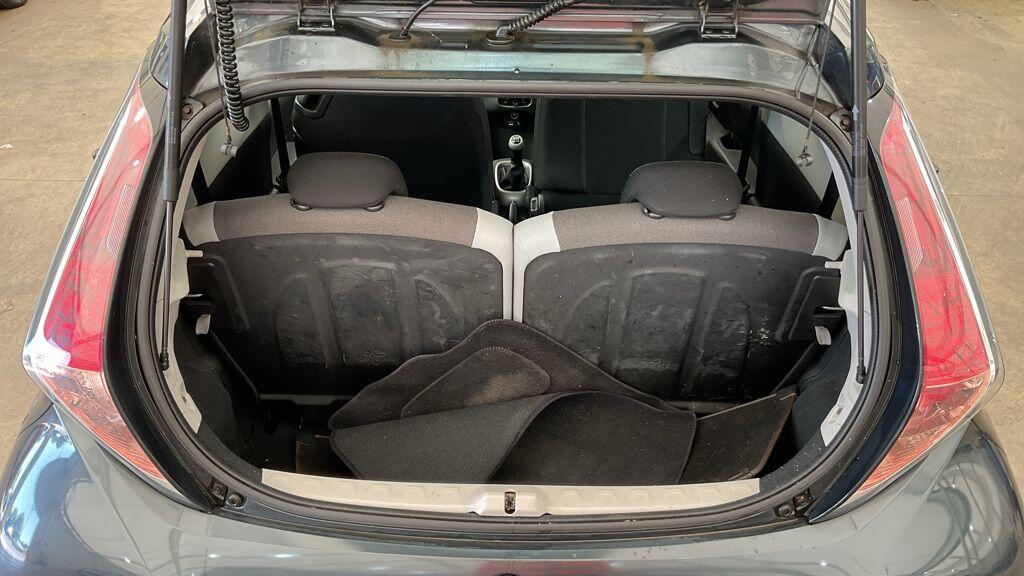 Toyota Aygo Vvti X-pression Silver #8
